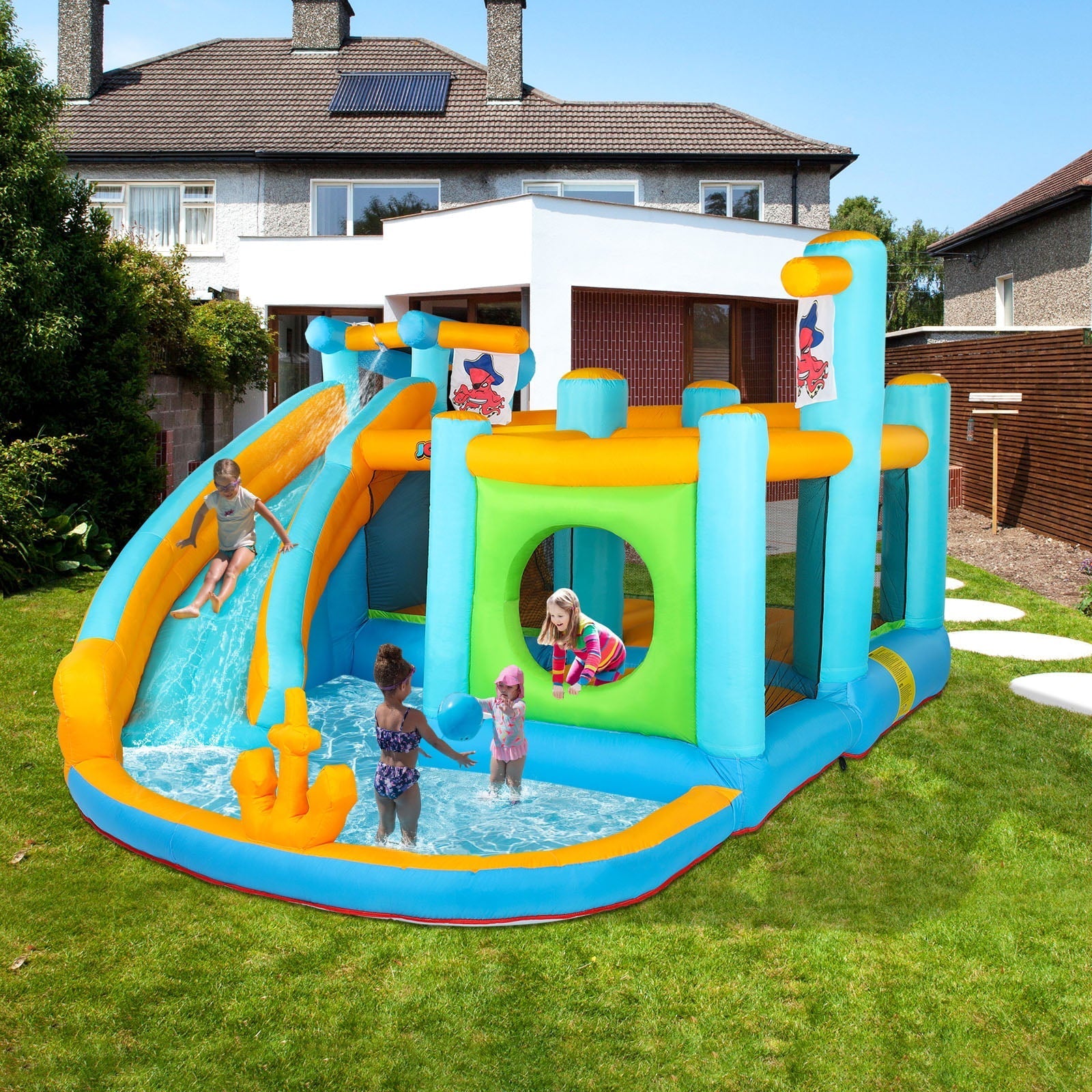 JOYMOR Parque Acuático Inflable con Tobogán – Casa Saltarina Temática de Piratas con Curso de Obstáculos, Cañón de Agua, Piscina de Chapoteo y Castillo Inflable para Exterior – Para Niños de 3 a 12 Años (Incluye Soplador)