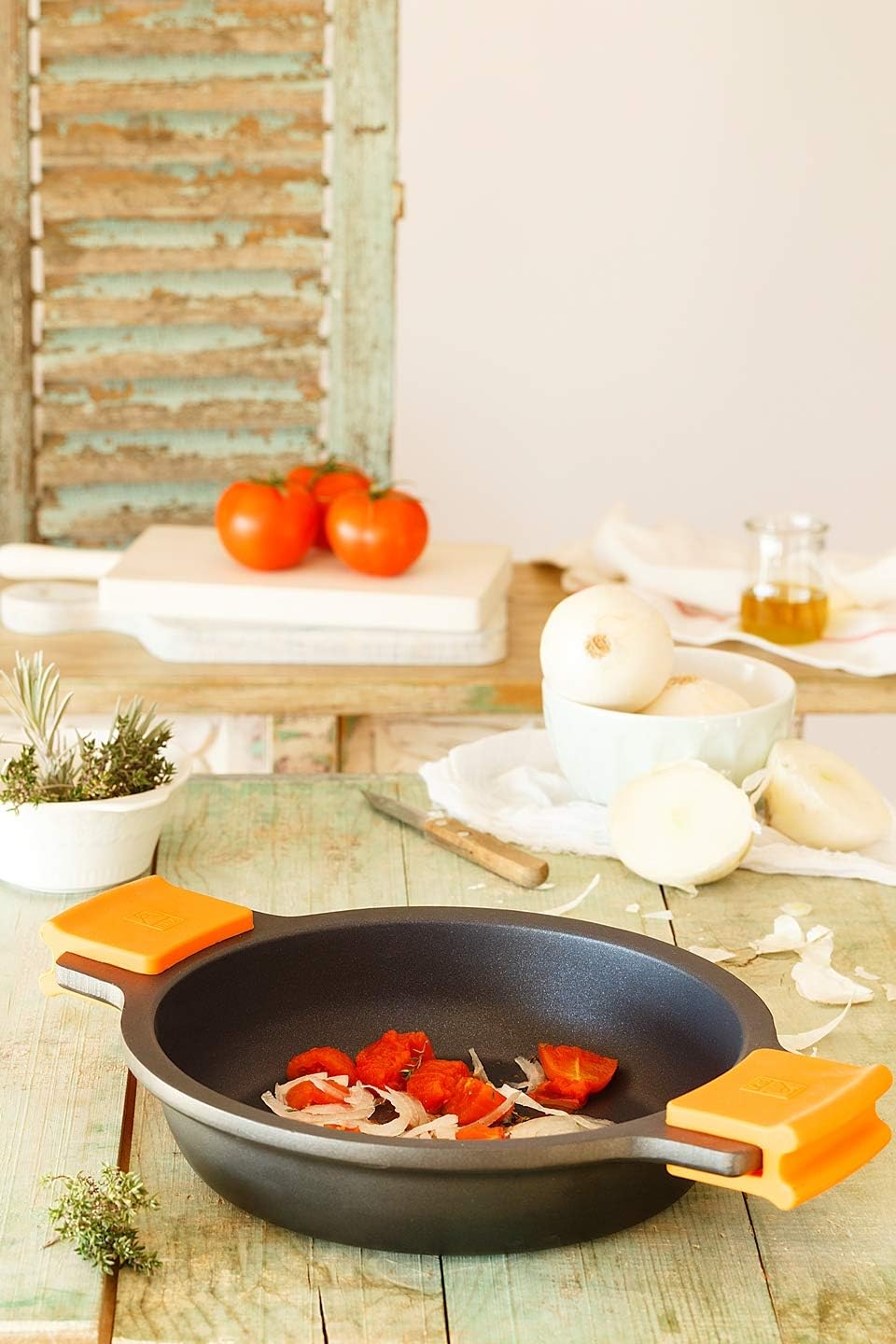 BRA Efficient 9-Piece Non-Stick Cast Aluminium Battery, Suitable for All Types of Cookers and Induction (Contains 4 Saucepans and 1 Saucepan + 4 Lids)