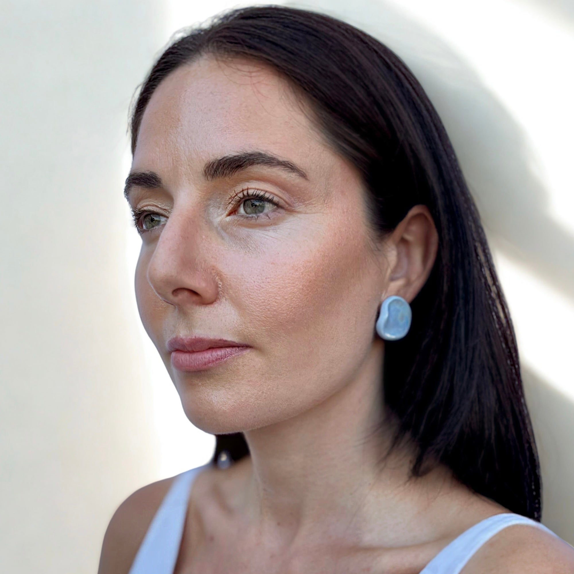 Perla | Handcrafted pearl light blue ceramic stud earrings