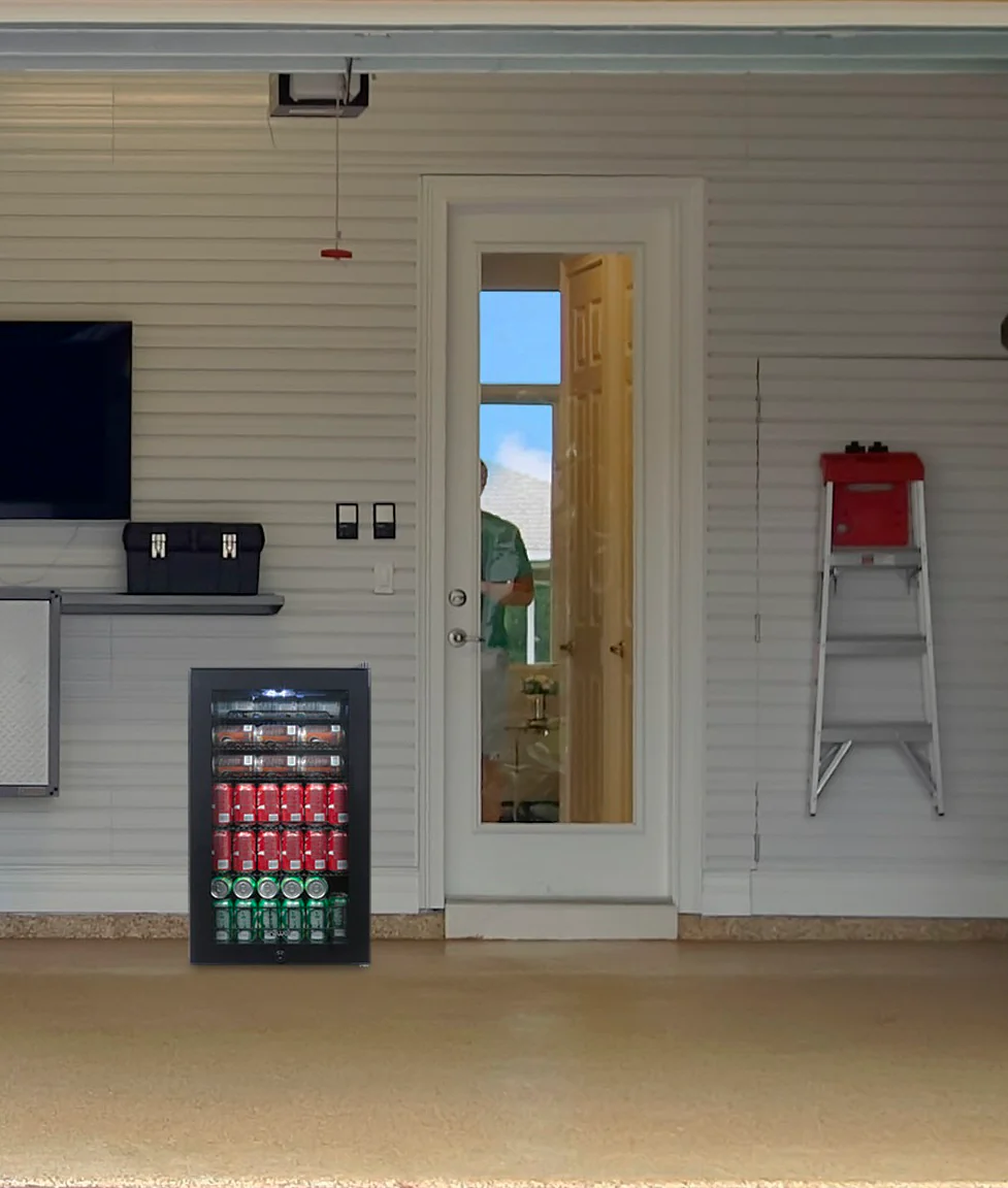 2025 Newair® Fritstående Drikkevarekøleskab Sort - 126 Dåser - 18,8